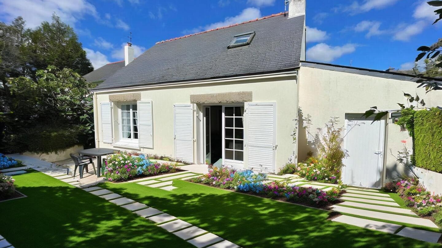 Maison à vendre à Vannes avec garage, proche des bus et des écoles quartier Ménimur