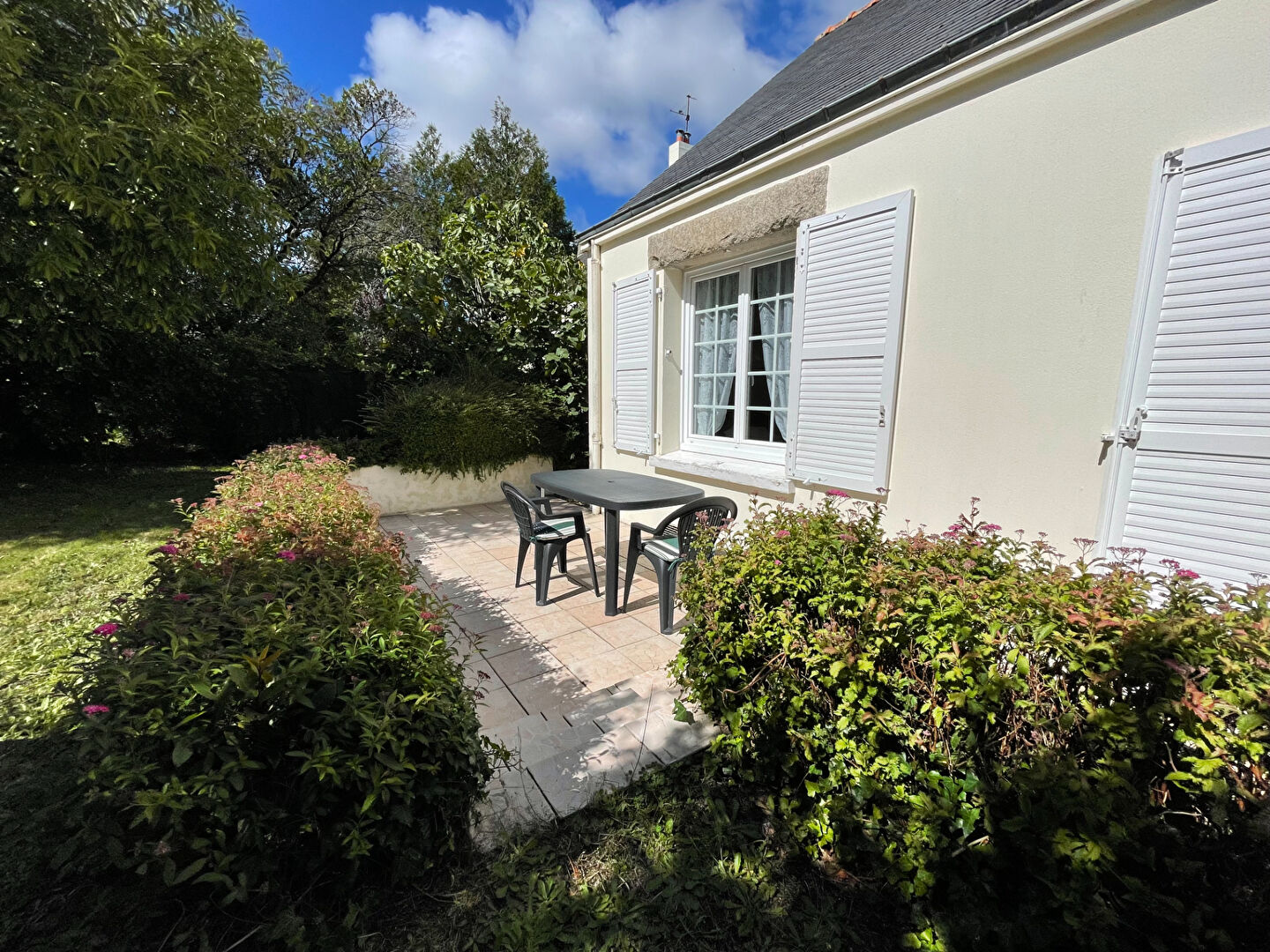 Maison à vendre à Vannes avec garage, proche des bus et des écoles quartier Ménimur