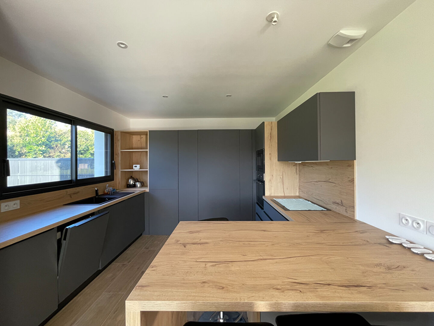 MAISON CONTEMPORAINE - Entre PLESCOP et GRAND-CHAMP