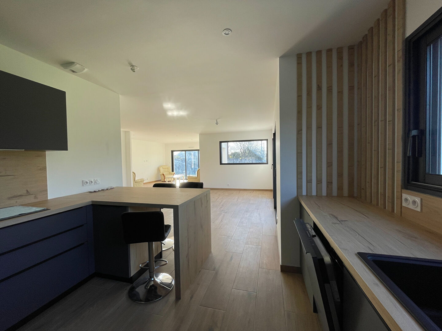 MAISON CONTEMPORAINE - Entre PLESCOP et GRAND-CHAMP