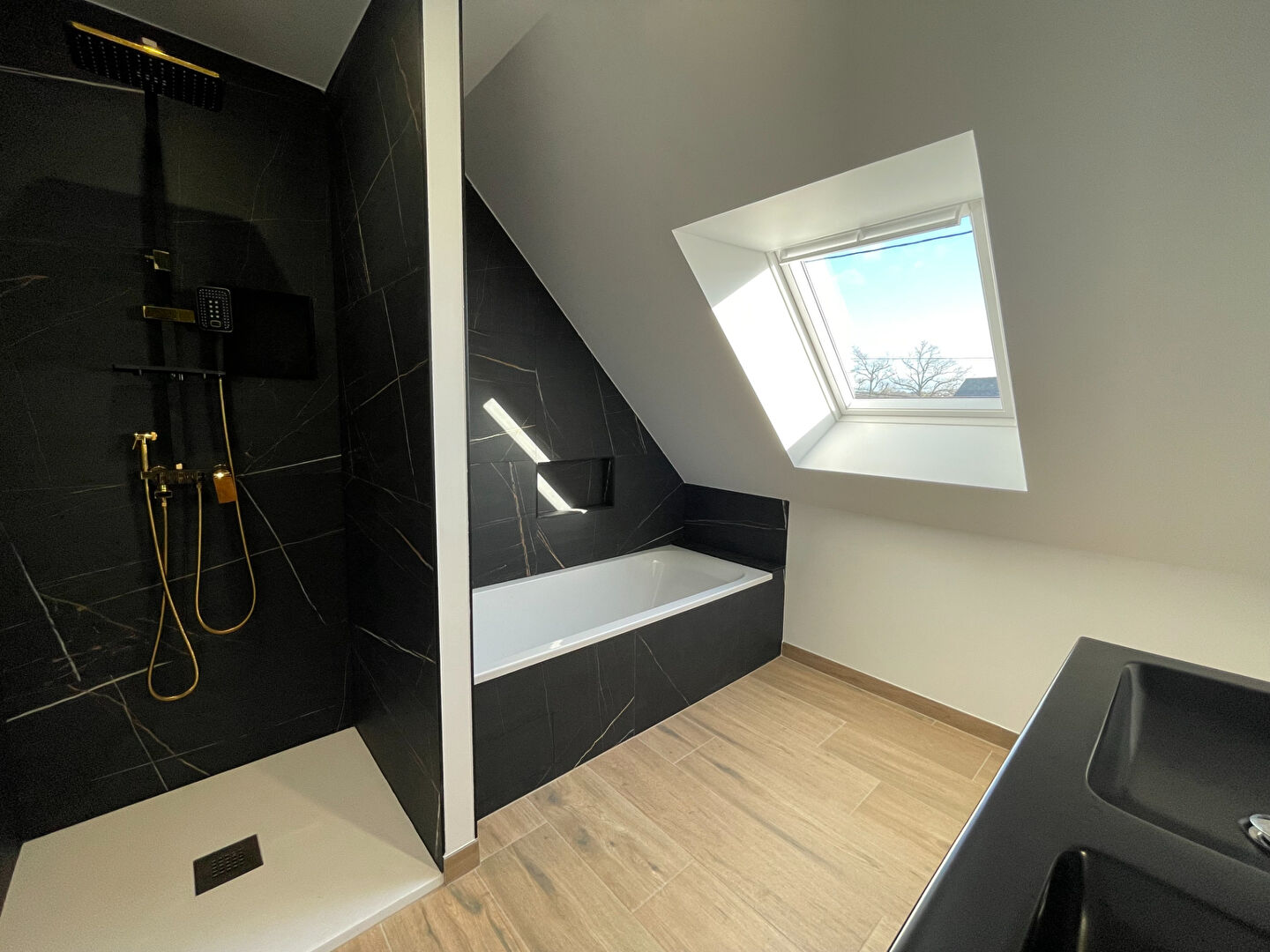 MAISON CONTEMPORAINE - Entre PLESCOP et GRAND-CHAMP
