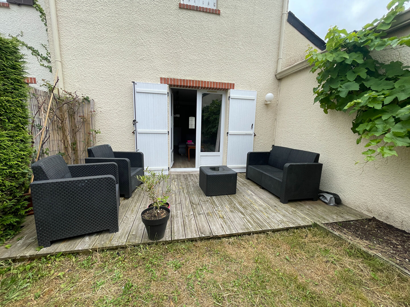 Maison à vendre à Vannes 2 chambres jardin garage commerces bus écoles