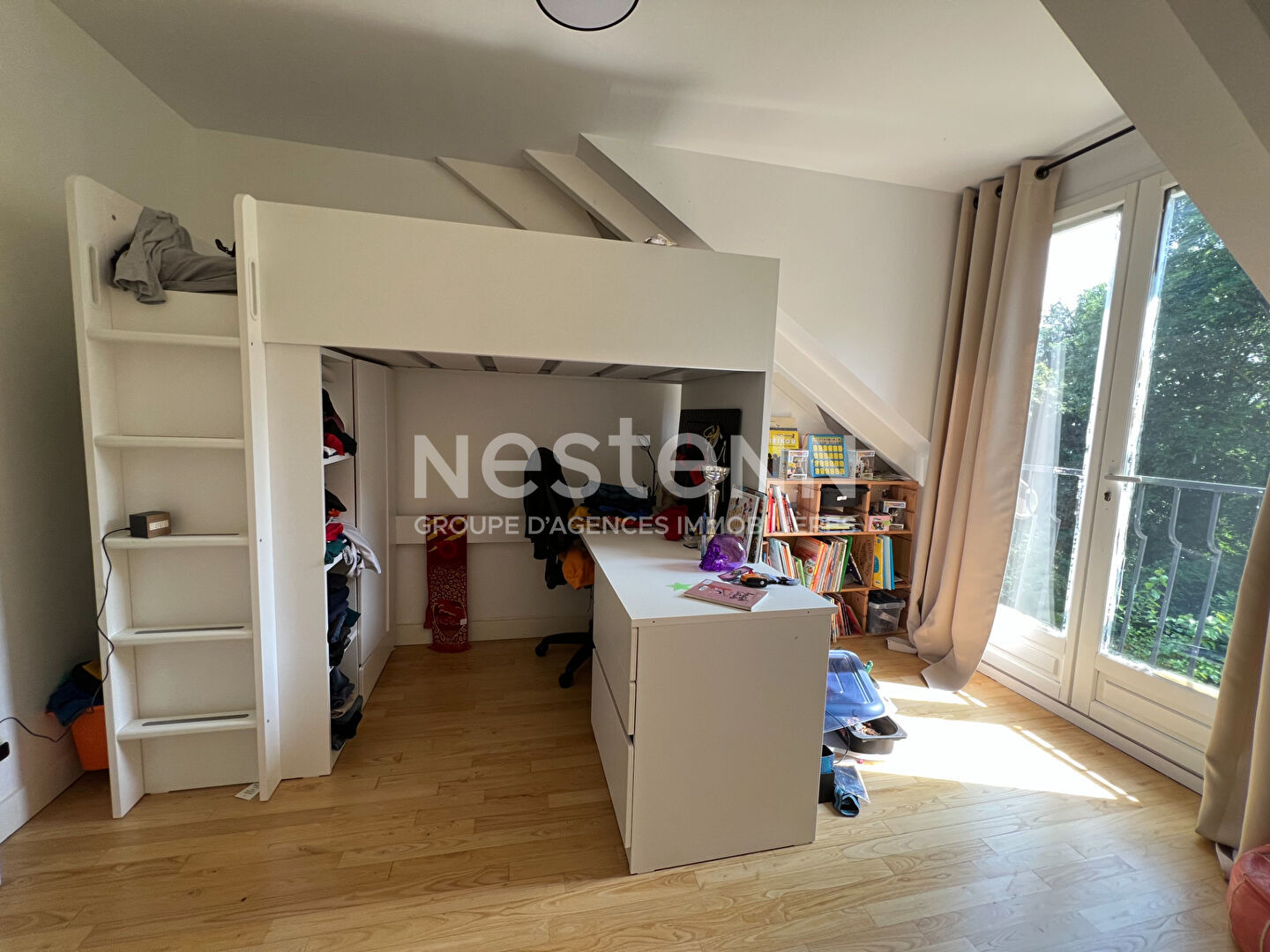 Nestenn Igny - 8 pièces - 5 chambres - jardin - garage - environnement calme, à 20 minutes de la Gare de Massy (RER B et C)