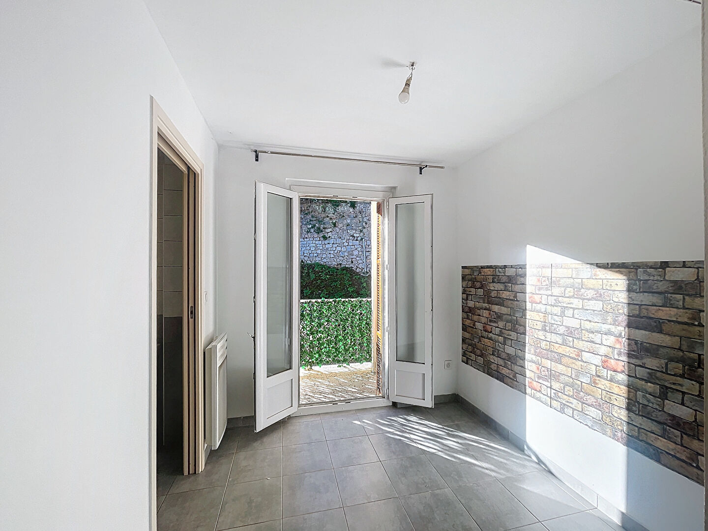 A vendre appartement de type 2 rénové sur les hauteurs d'Ajaccio