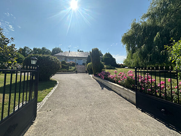 Vente par agence immobiliere à Marines (95640)