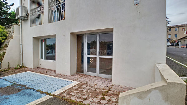 Location local-professionnel à Saint remy de provence (13210)