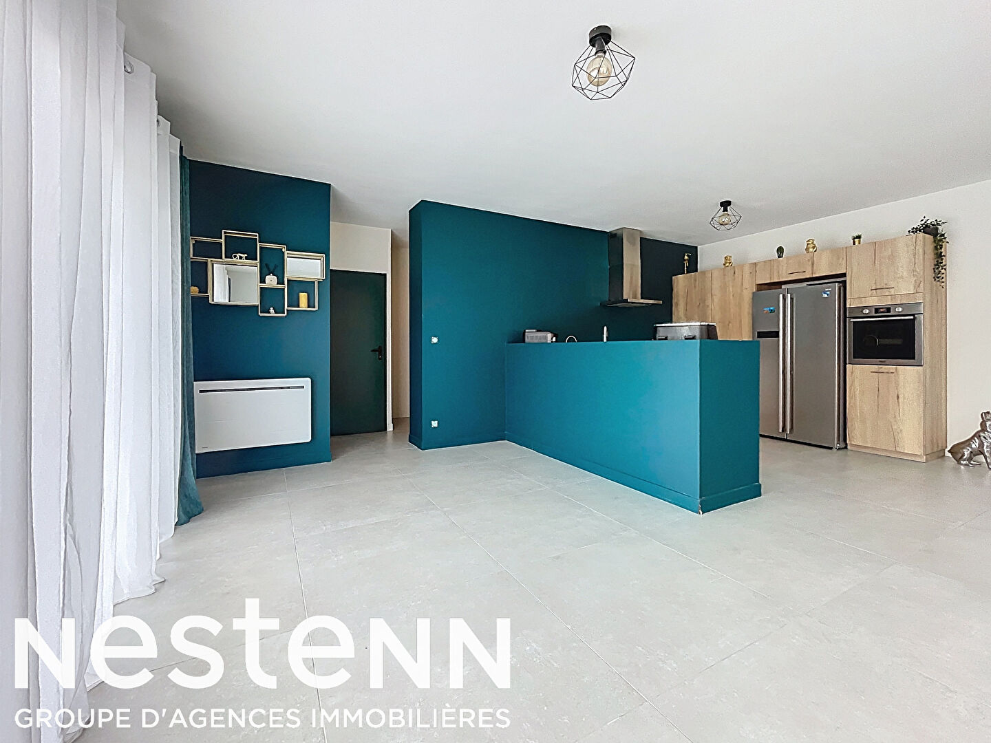 Maison de 220m² sur la commune d'Aniche comprenant un magnifique salon / séjour , cuisine équipée, grande salle de bains , 4 belles chambres, jardin 252 000 euros