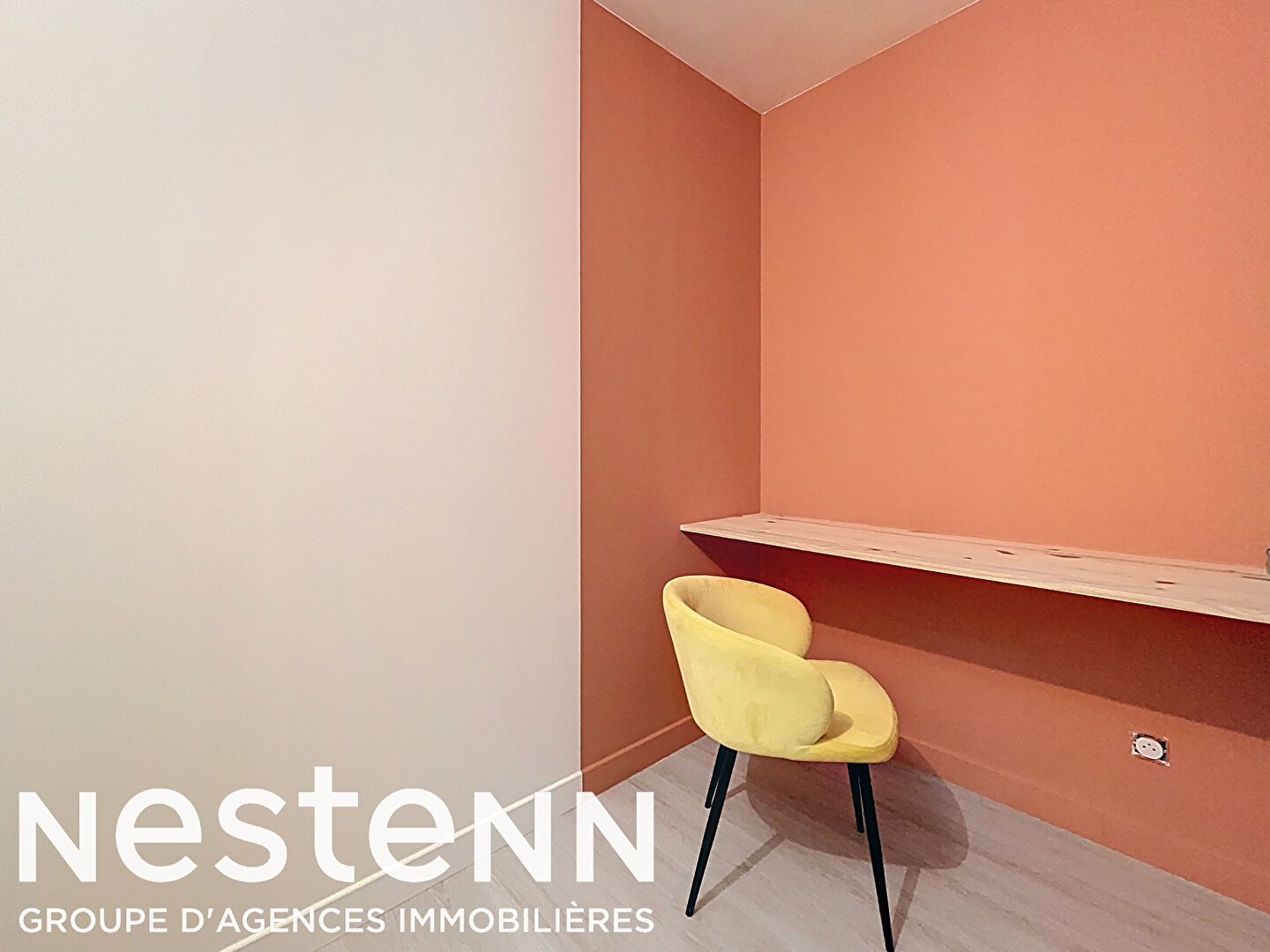 Maison de 220m² sur la commune d'Aniche comprenant un magnifique salon / séjour , cuisine équipée, grande salle de bains , 4 belles chambres, jardin 252 000 euros