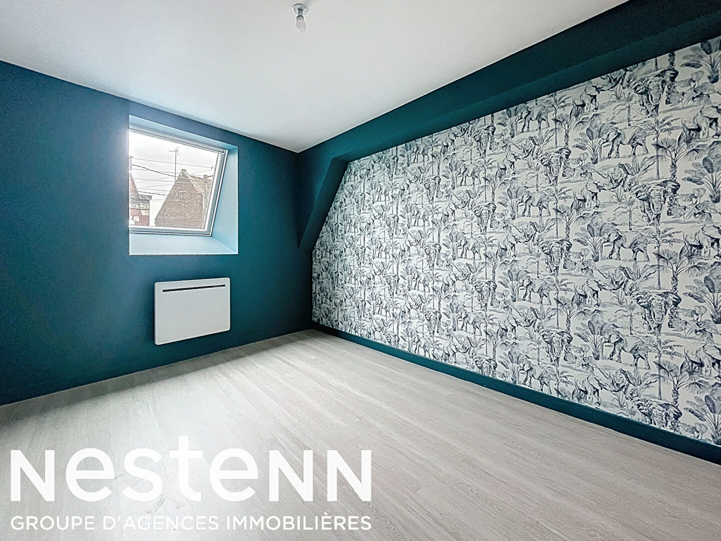 Maison de 220m² sur la commune d'Aniche comprenant un magnifique salon / séjour , cuisine équipée, grande salle de bains , 4 belles chambres, jardin 252 000 euros