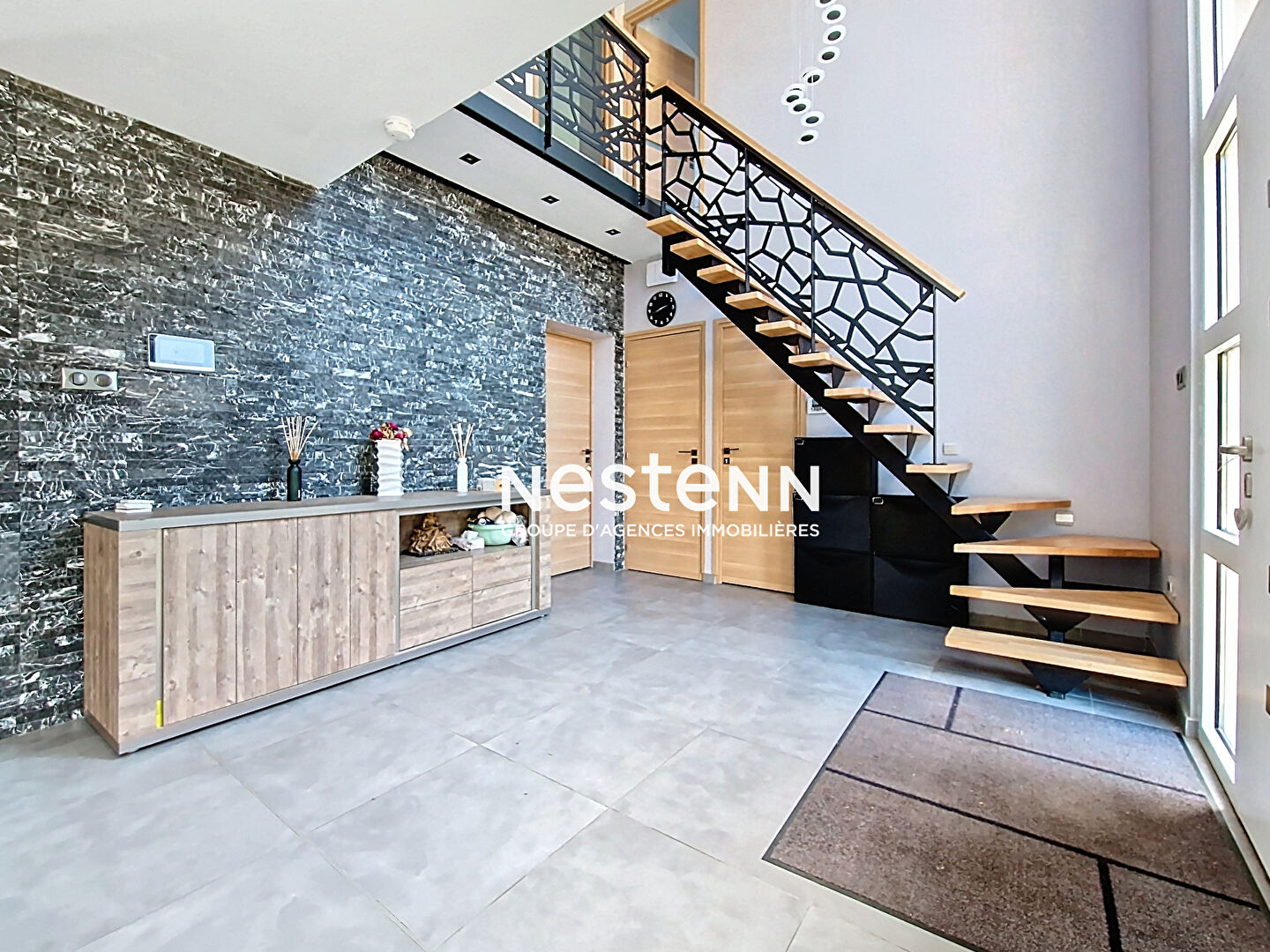 Maison contemporaire 6 chambres, 318 500 euros