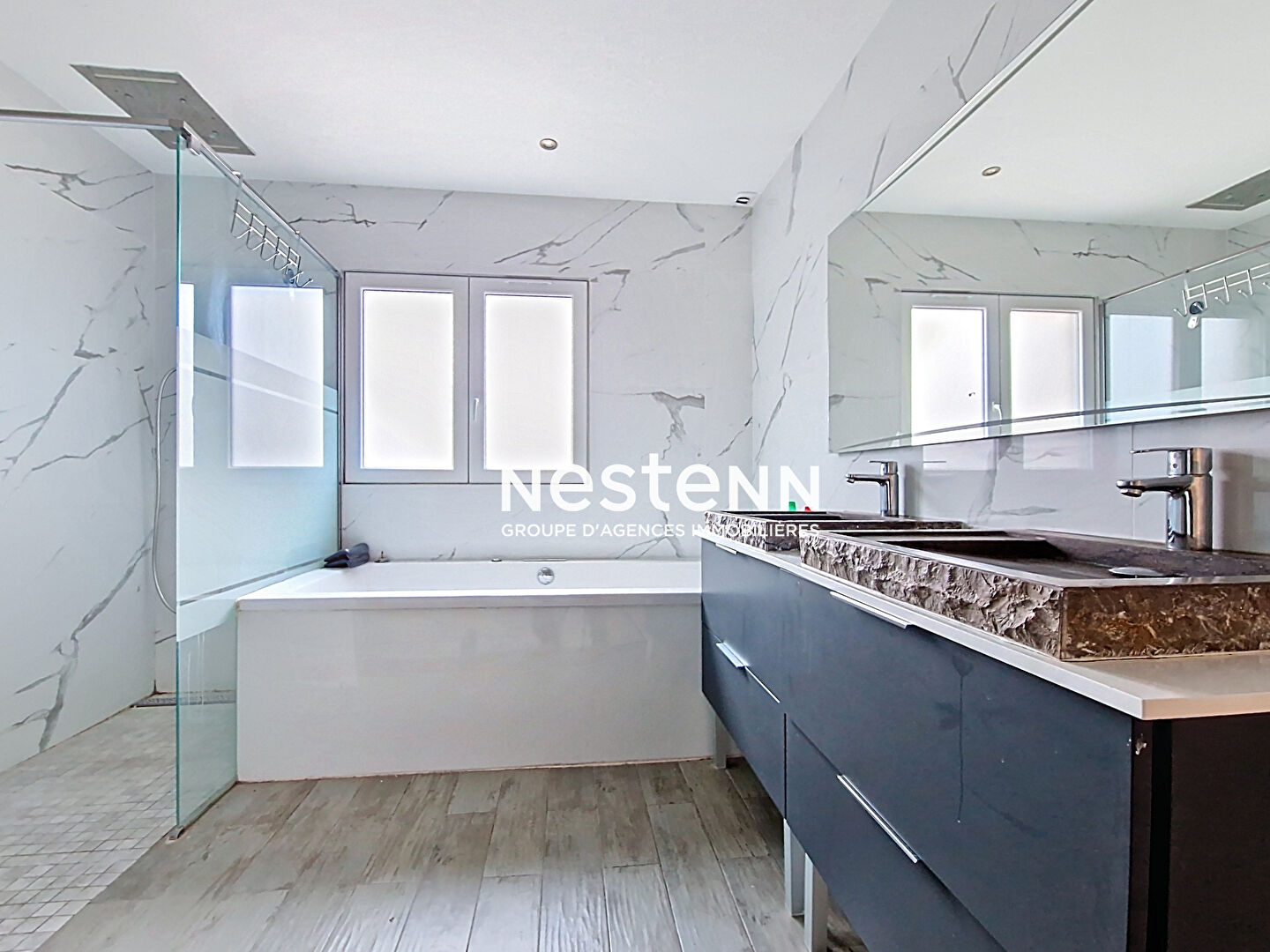 Maison contemporaire 6 chambres, 318 500 euros