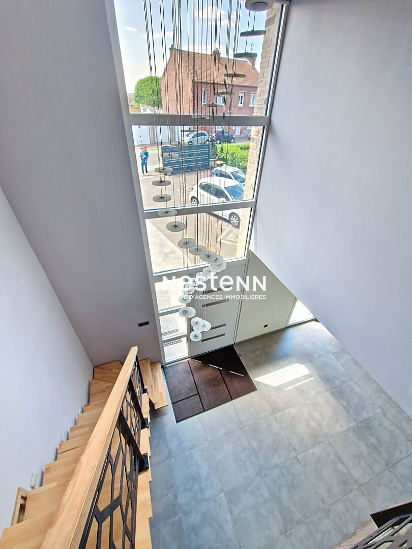 Maison contemporaire 6 chambres, 318 500 euros
