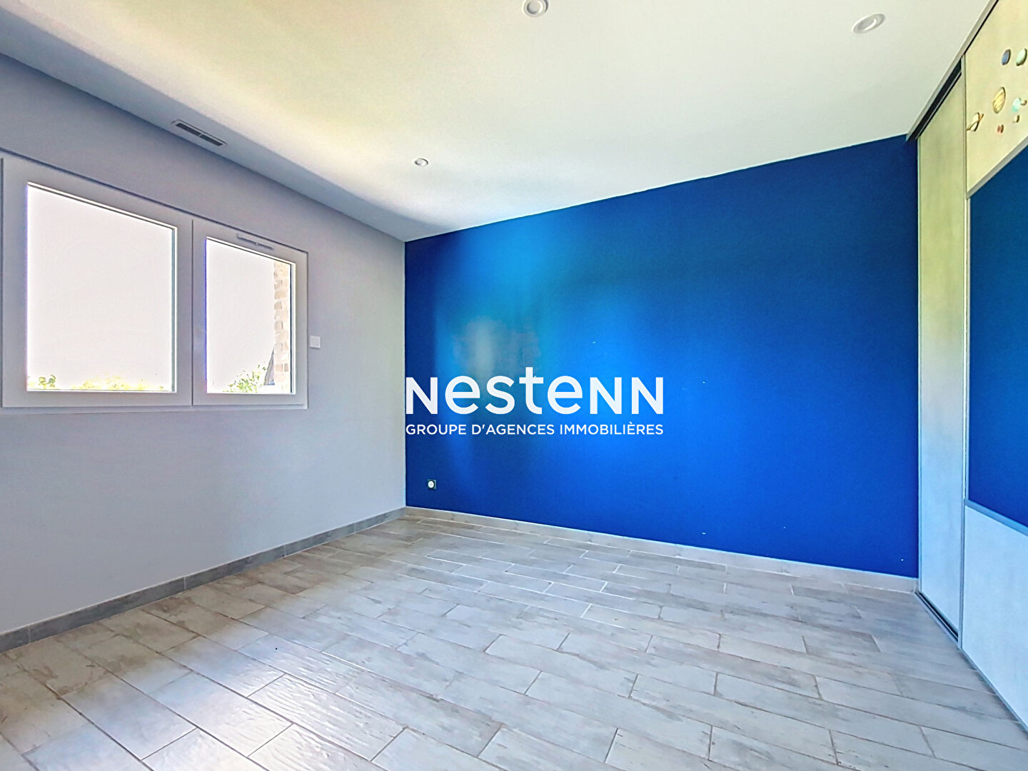 Maison contemporaire 6 chambres, 318 500 euros