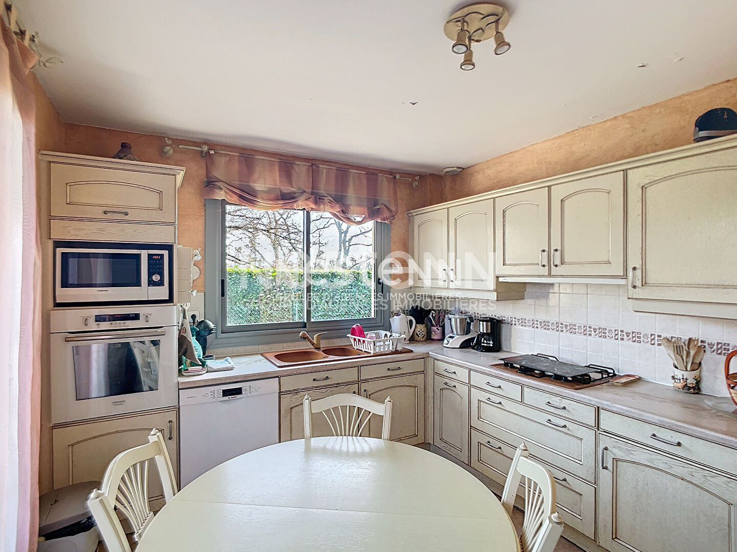 Maison Arnas 137 m2 - au calme - lumineuse - 4 chambres +1 bureau - grand jardin sans vis a vis