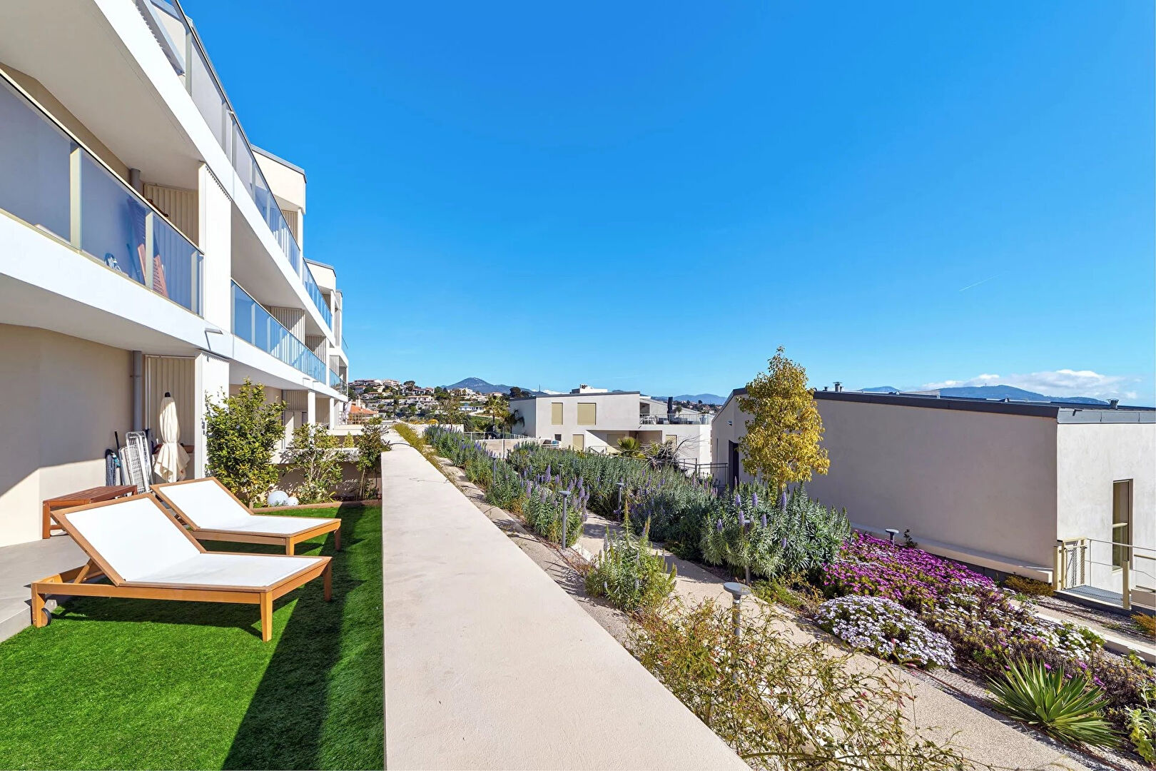 Nice Fabron - 3 pièces vue mer avec jardin privatif dans une résidence récente