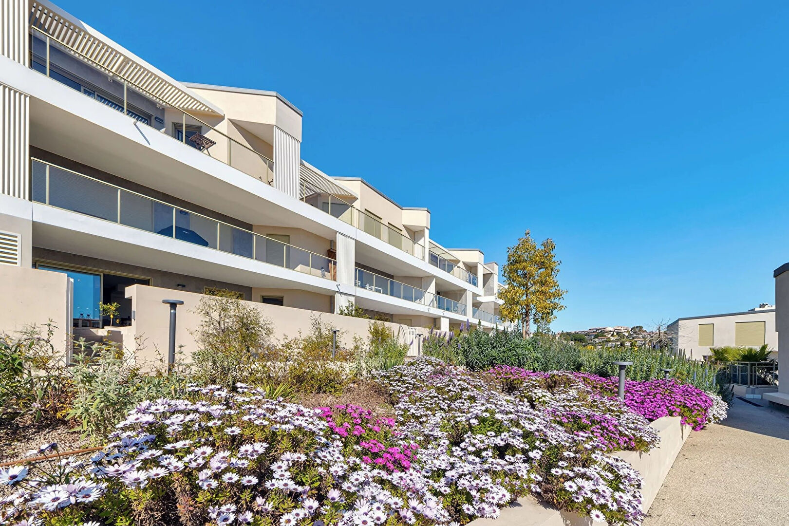 Nice Fabron - 3 pièces vue mer avec jardin privatif dans une résidence récente