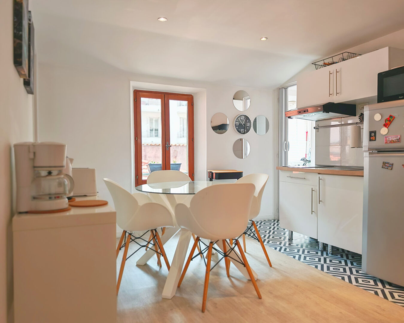 NICE OUEST - AV. CALIFORNIE MAGNAN: Charmant 3 Pièces 40m² - Dernier Étage SANS CHARGES