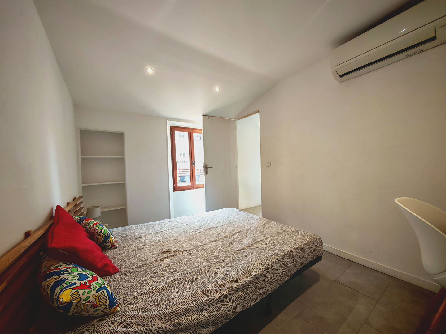 NICE OUEST - AV. CALIFORNIE MAGNAN: Charmant 3 Pièces 40m² - Dernier Étage SANS CHARGES