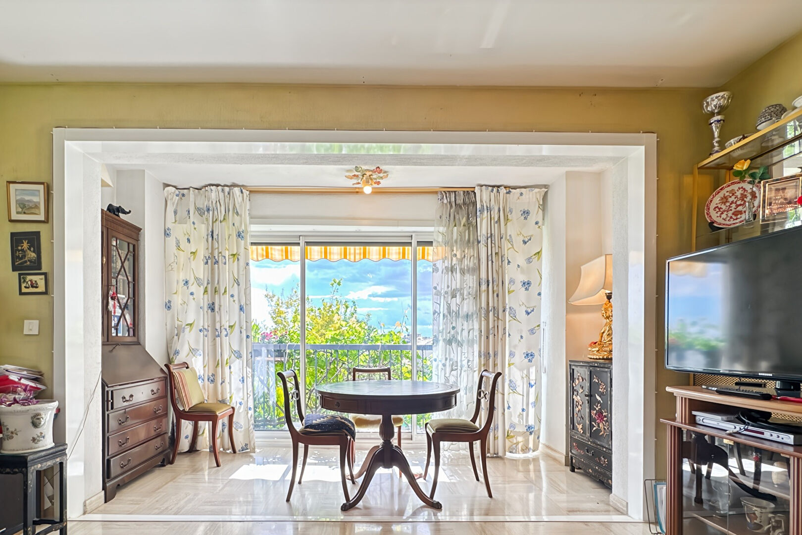 Nice Saint-Antoine de Ginestière : 4 pièces de 102m²  triplex avec jardin et vue mer