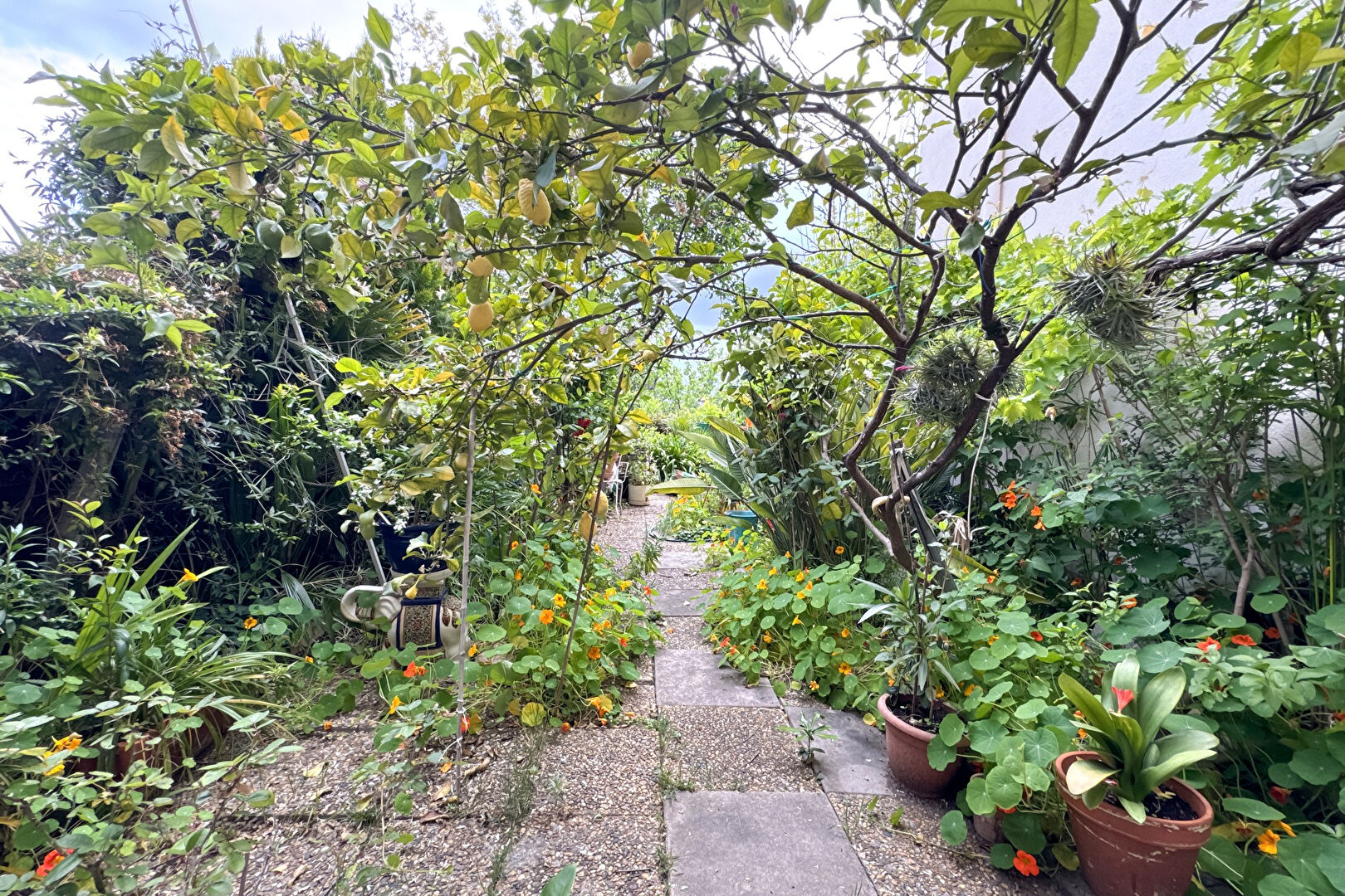 Nice Saint-Antoine de Ginestière : 4 pièces de 102m²  triplex avec jardin et vue mer