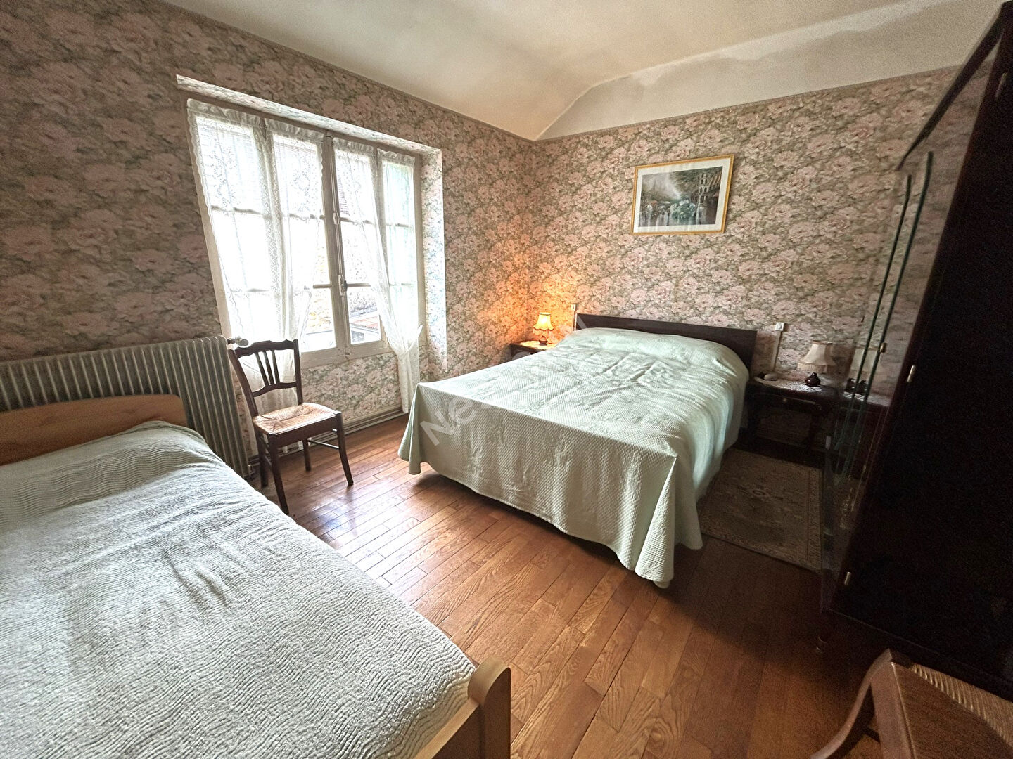 MAISON DE VILLE 2 CHAMBRES AVEC DÉPENDANCES ET TERRAIN À BAGNEUX (INDRE 36)