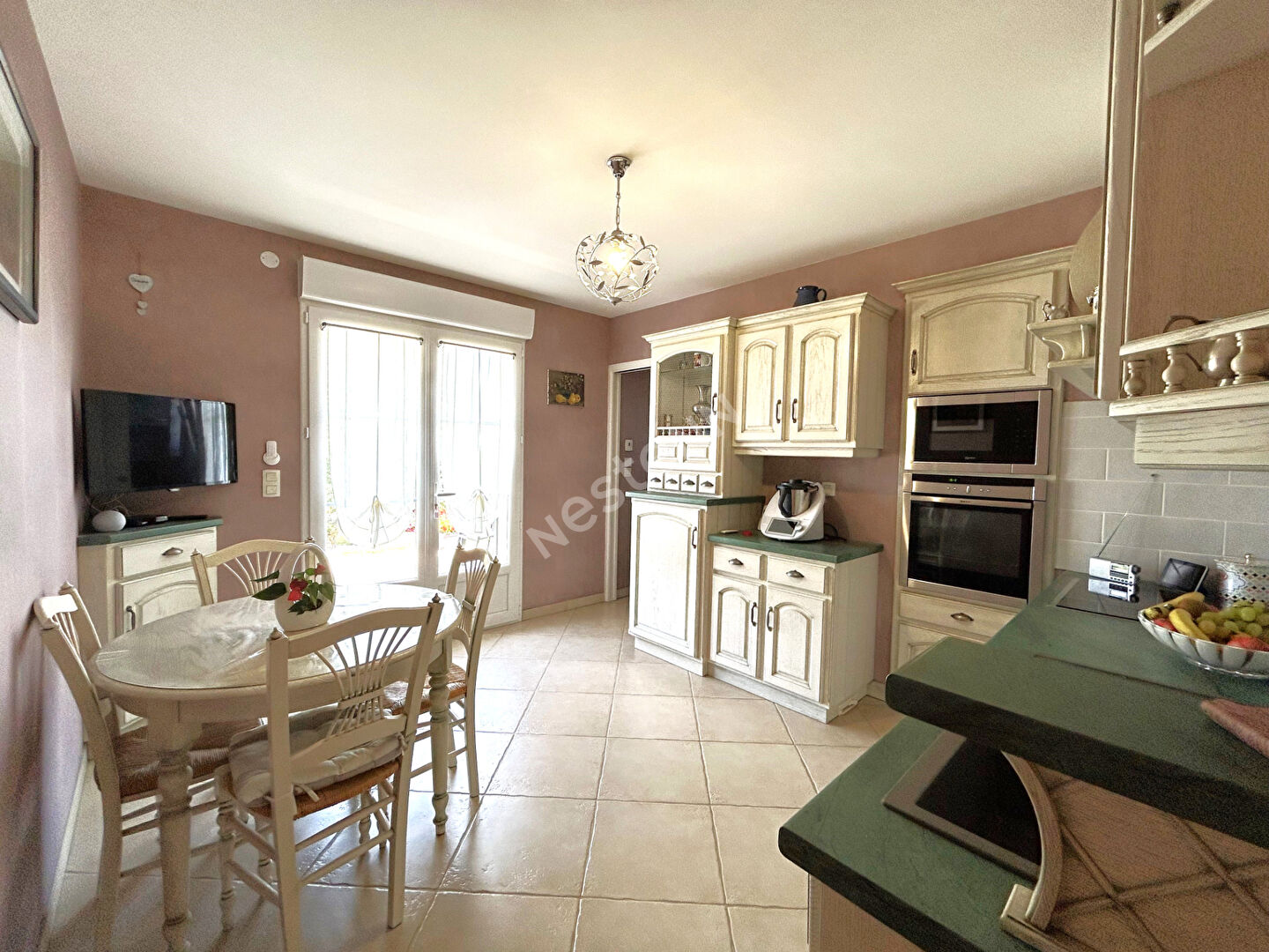 Belle maison familiale à Saint Florentin avec 5 chambres et terrain de 2000 m²