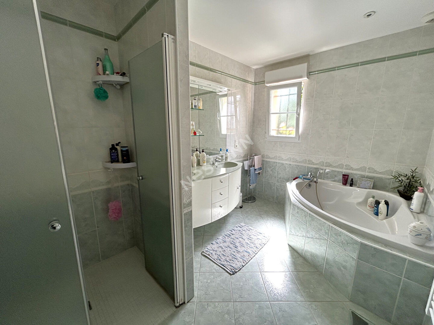 Belle maison familiale à Saint Florentin avec 5 chambres et terrain de 2000 m²