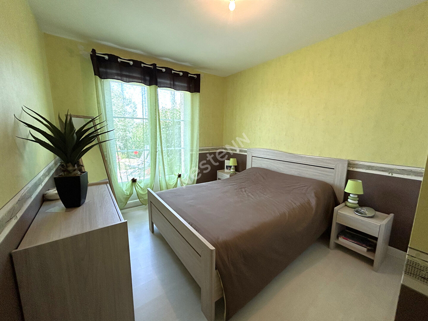 Belle maison familiale à Saint Florentin avec 5 chambres et terrain de 2000 m²