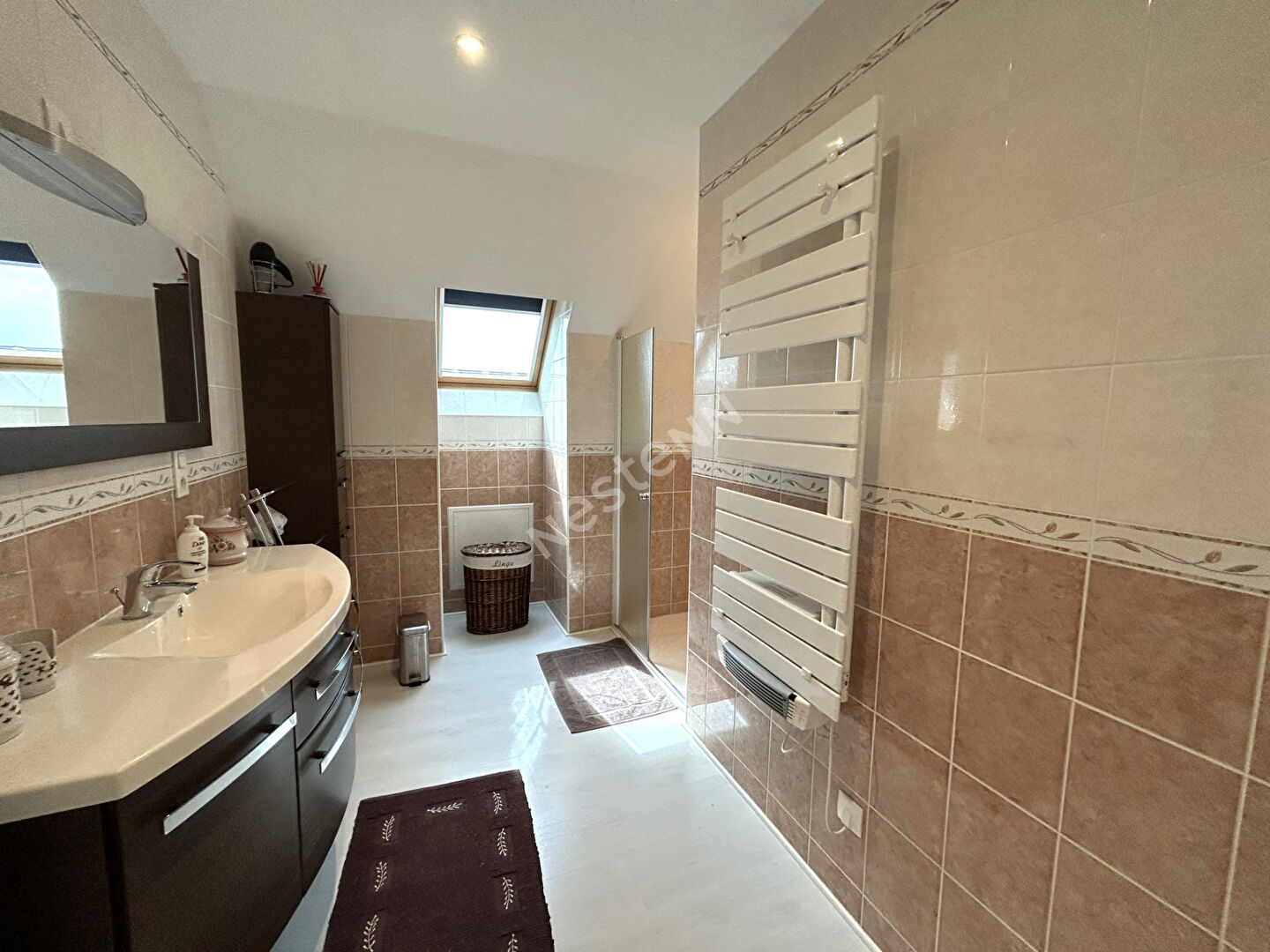 Belle maison familiale à Saint Florentin avec 5 chambres et terrain de 2000 m²