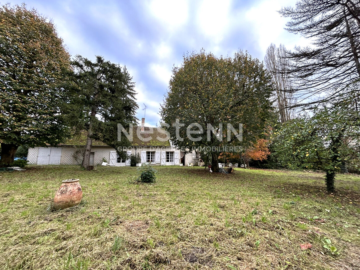 LONGERE 3 CHAMBRES AVEC TERRAIN BORD DE CANAL GIEVRES (LOIR ET CHER)