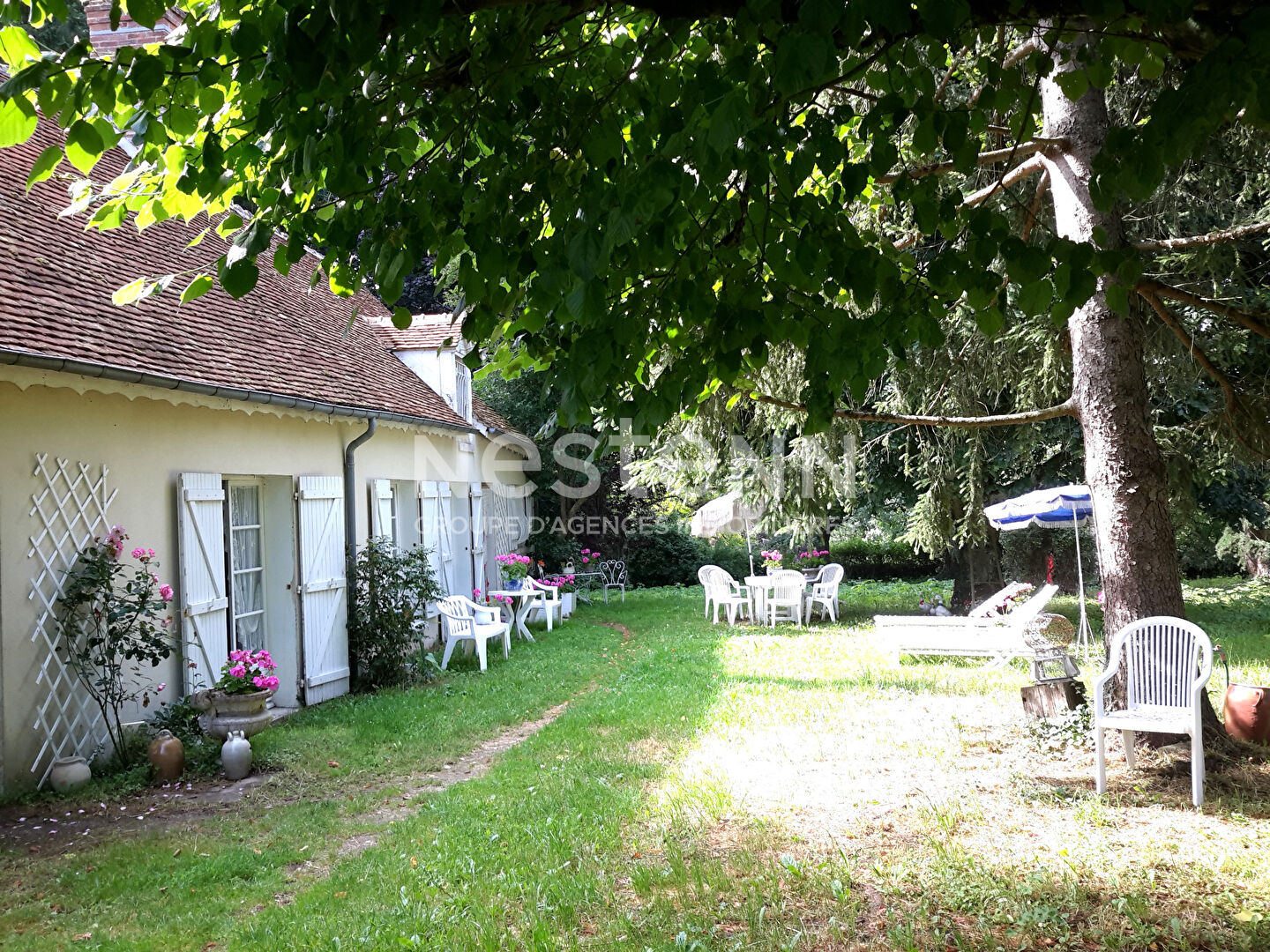 LONGERE 3 CHAMBRES AVEC TERRAIN BORD DE CANAL GIEVRES (LOIR ET CHER)
