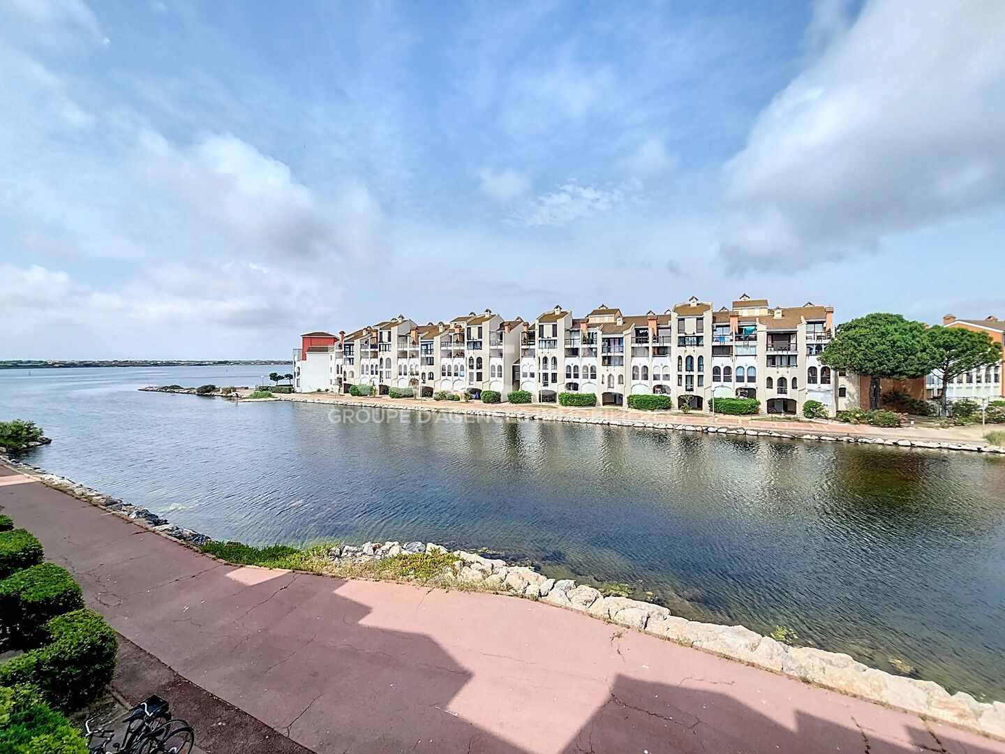 Le Barcarès - A VENDRE Appartement T1 cabine dans résidence sécurisée avec parking et piscine