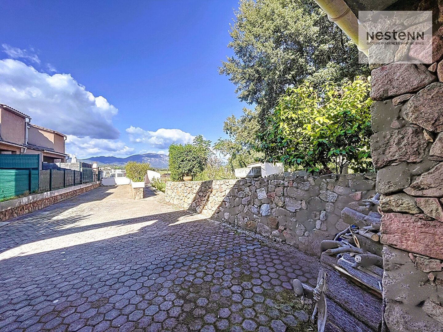 Maison Sarrola Carcopino 5 pièces 147.31 m2, un T2 de 35.05m2 + un T2 de 46.15m2 + garage
