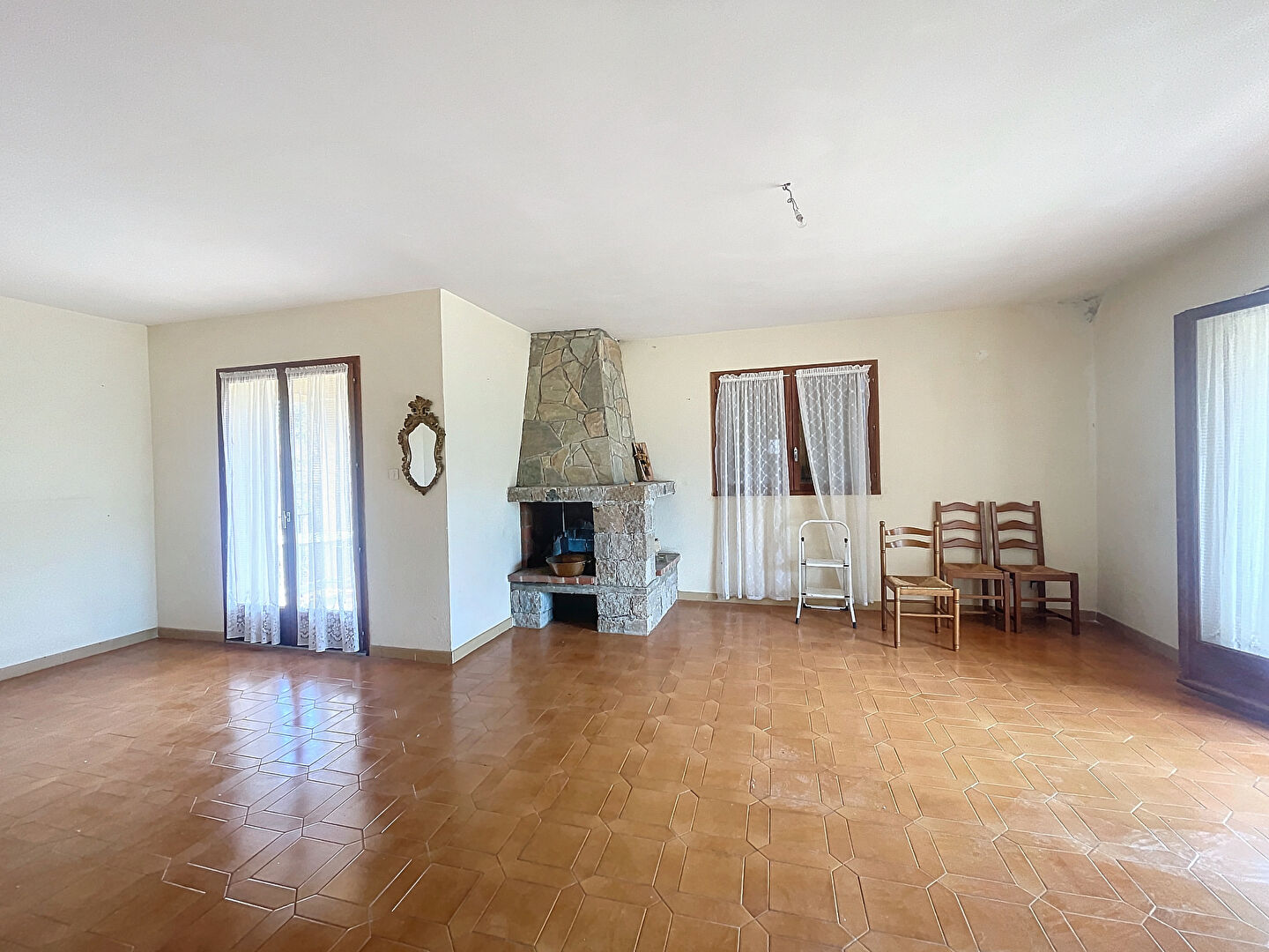 Maison Plaine de  Peri 8 pièces 216 m2