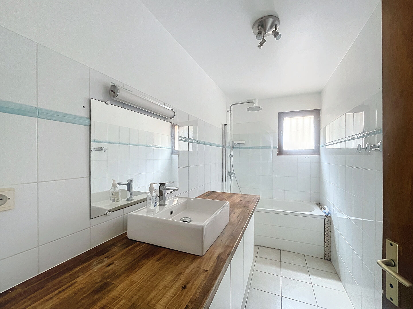 Maison Plaine de  Peri 8 pièces 216 m2