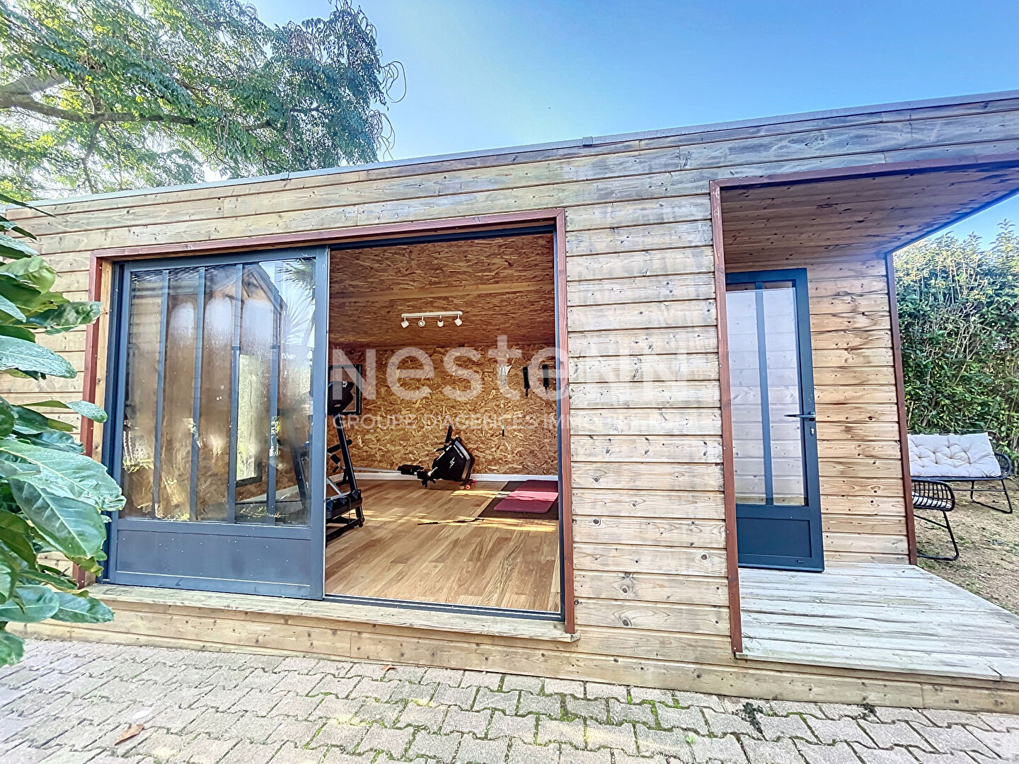 A vendre! Maison rénovée Afa 6 pièces de 132 m² + T2 31,4 m2 + piscine et atelier 24m²