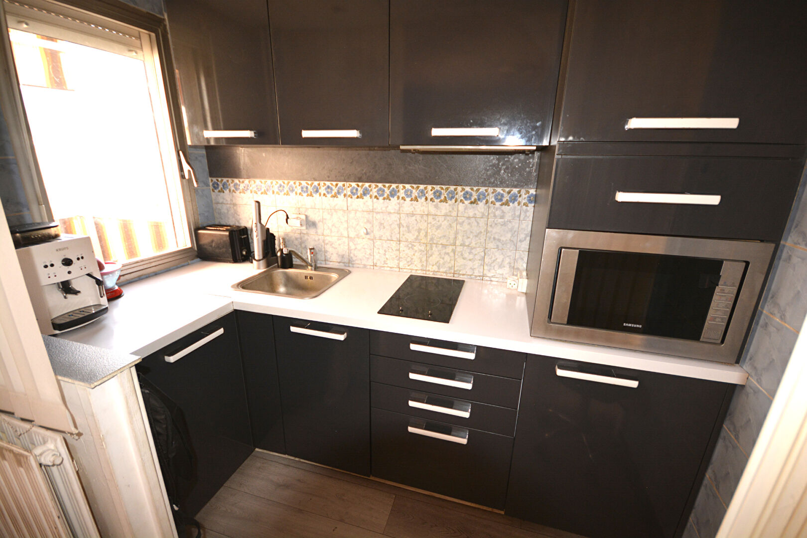 NICE EST (06300)  - VIAGER OCCUPE - Studio de 25 m²  avec grand balcon !