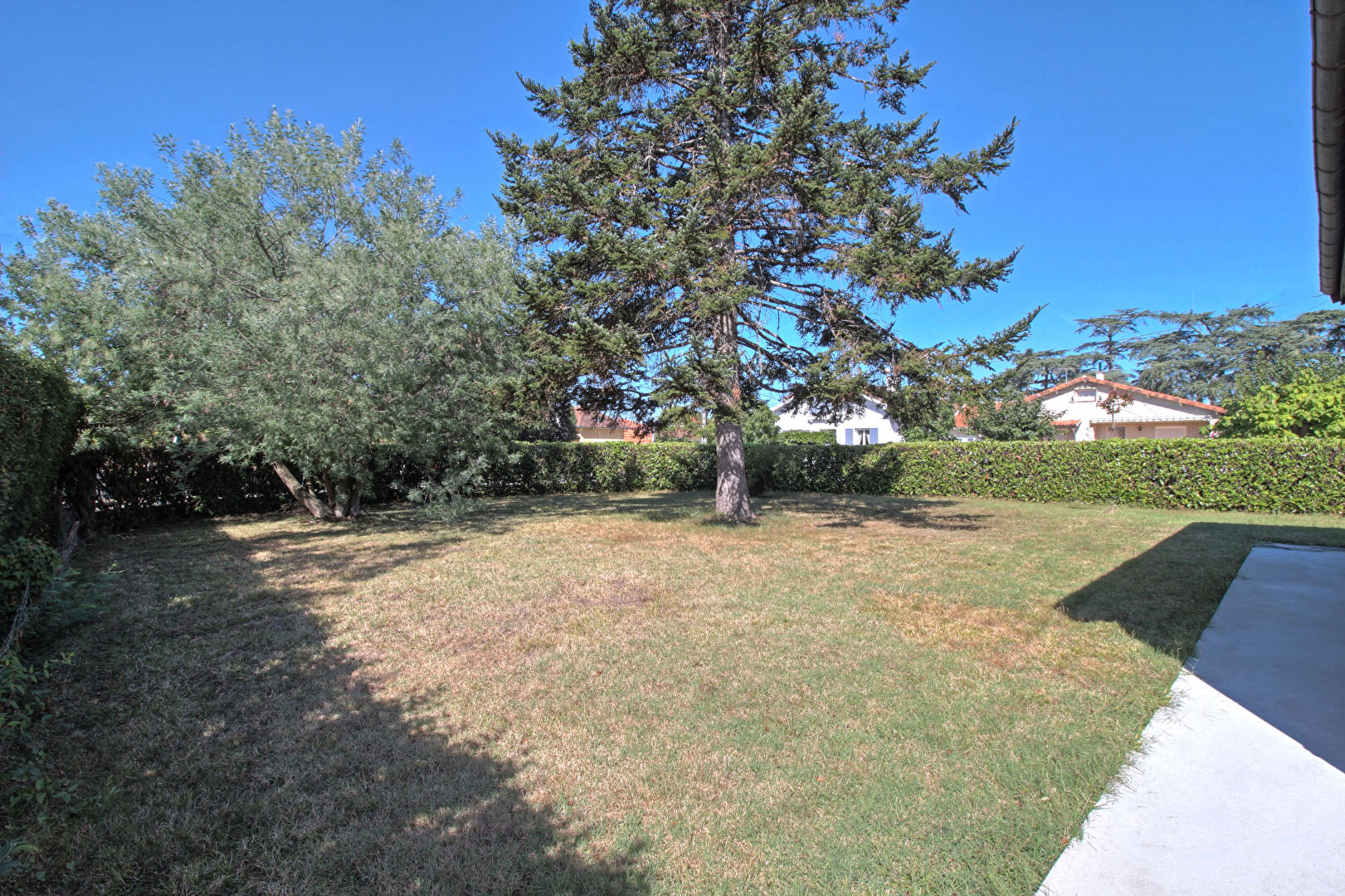 LE PASSAGE - Maison à vendre avec 3 chambres, garage et jardin.