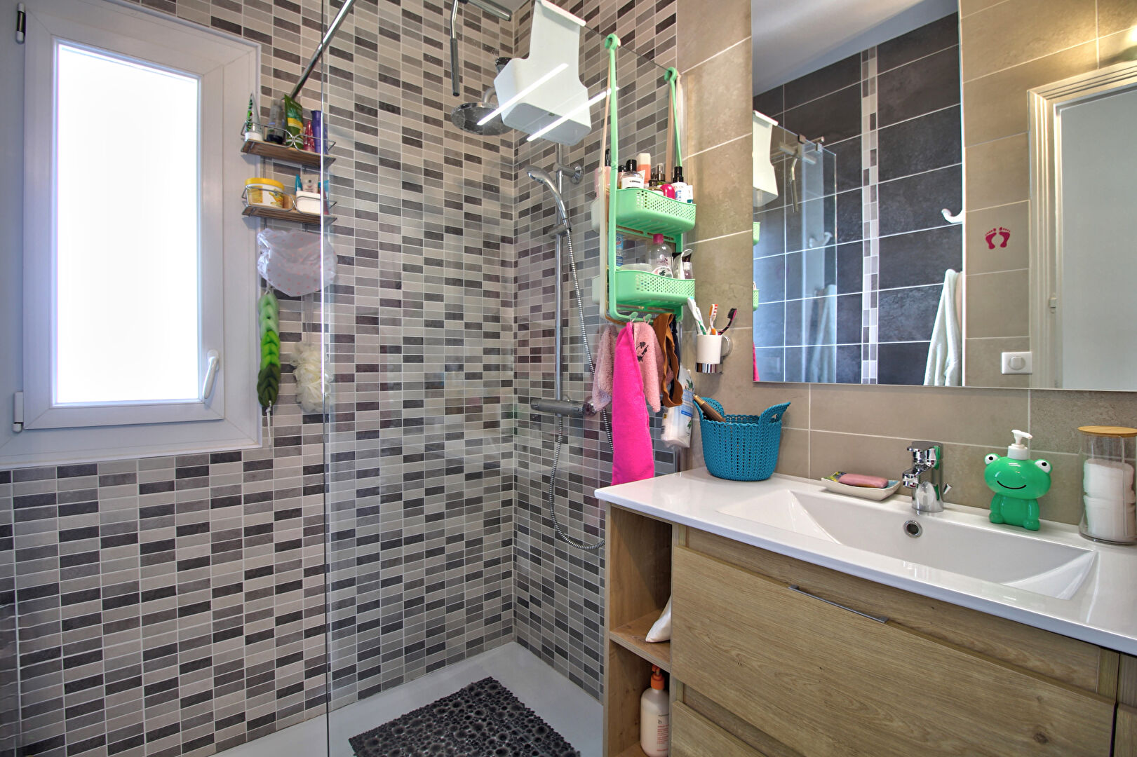 LE PASSAGE - Maison individuelle de 85m² avec 2 chambres, abri voiture, sous-sol et jardin.