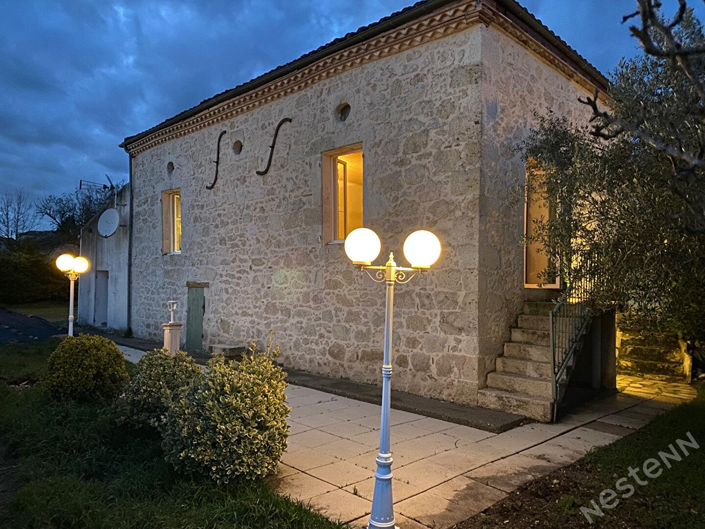 Située à 14 km d'AGEN - Maison de charme en pierre avec vue panoramique