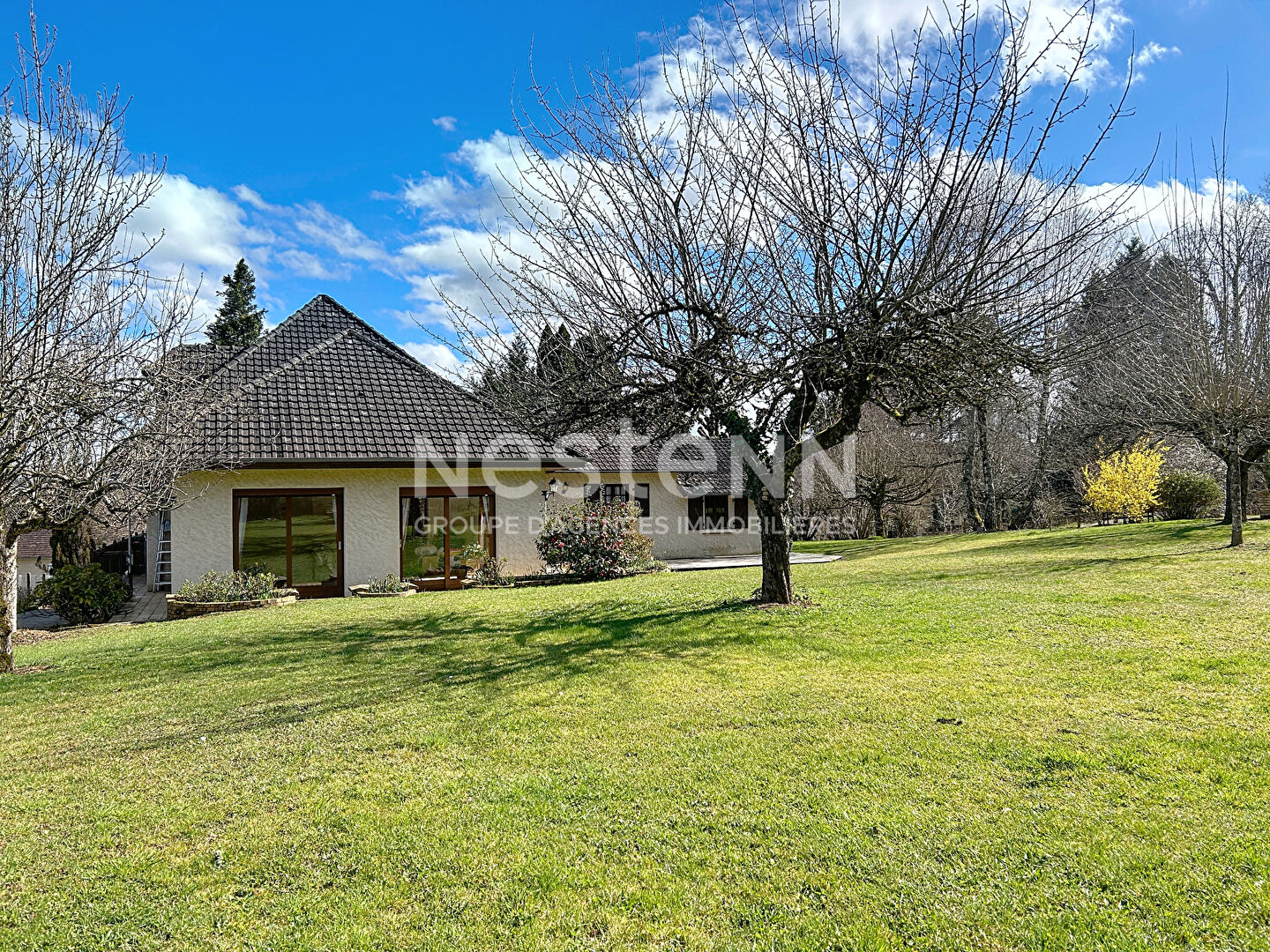 Maison à Vendre - vue dégagée - beaux volumes