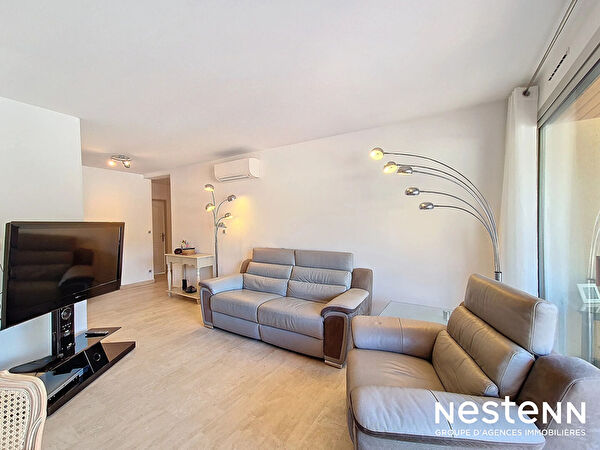 Vente par agence immobiliere à La mole (83310)