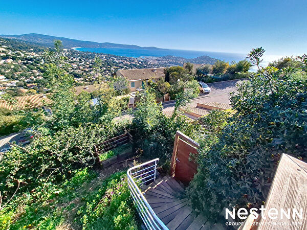 Vente par agence immobiliere à Rayol canadel sur mer (83820)