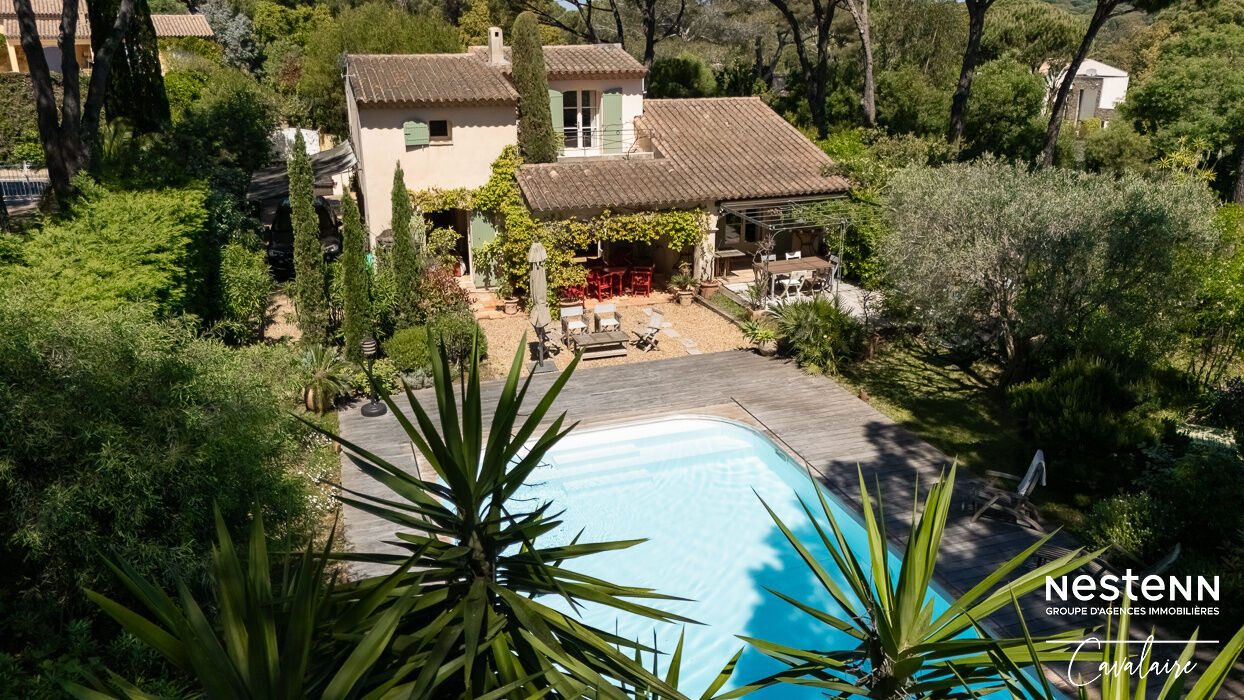 Saint-Tropez - Villa provençale de prestige à 150 m de la plage - Vente en viager occupé (sans rente)