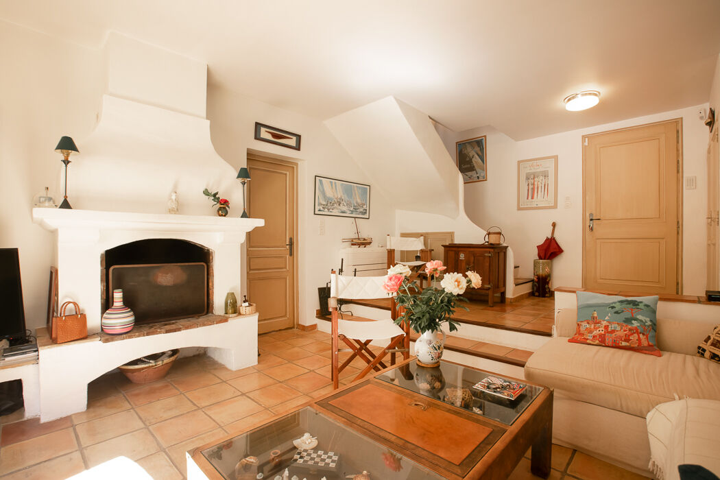Saint-Tropez - Villa provençale de prestige à 150 m de la plage - Vente en viager occupé (sans rente)