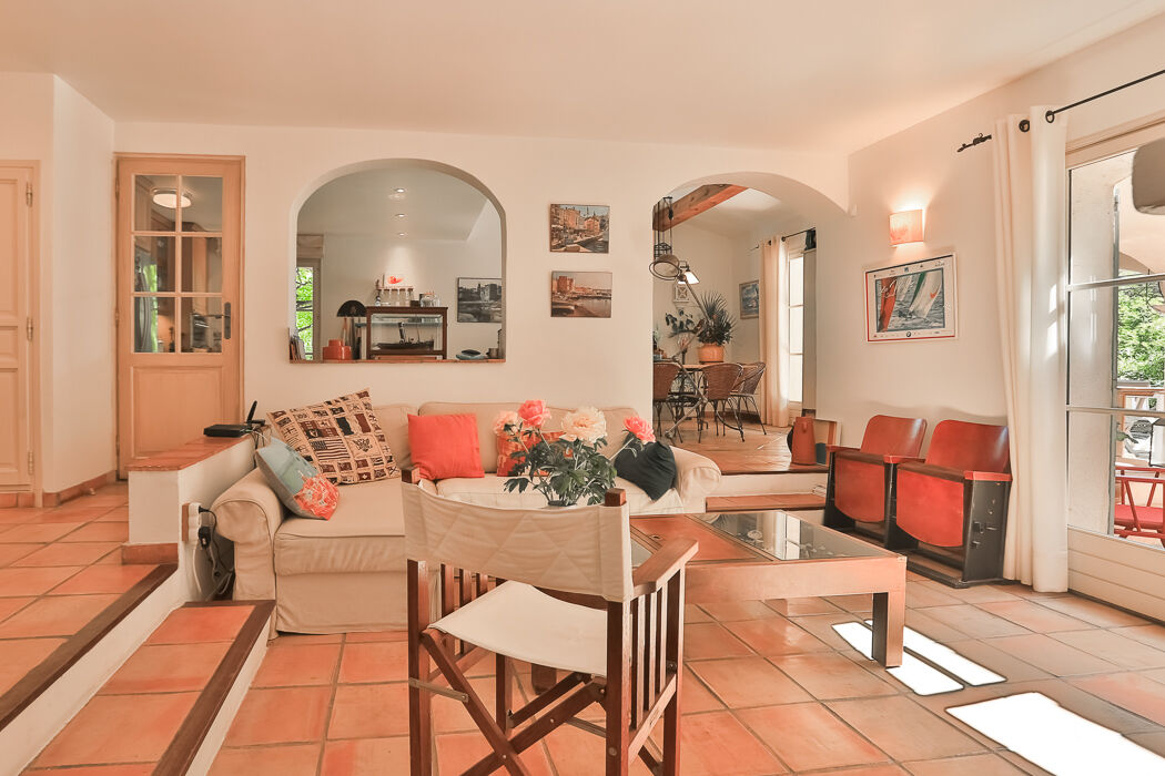 Saint-Tropez - Villa provençale de prestige à 150 m de la plage - Vente en viager occupé (sans rente)