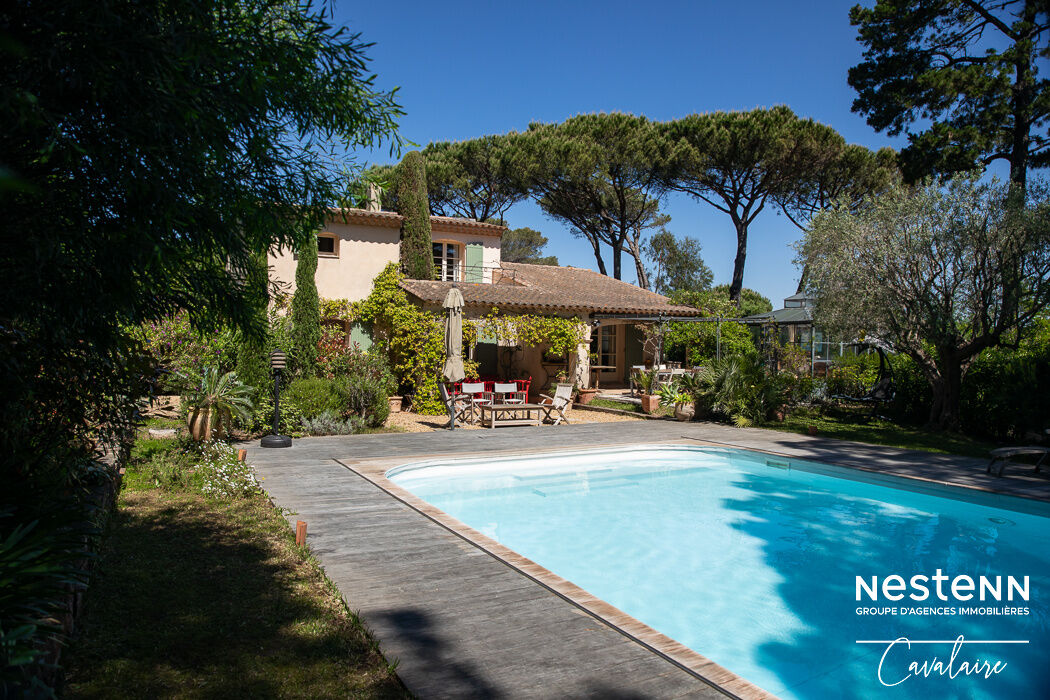 Saint-Tropez - Villa provençale de prestige à 150 m de la plage - Vente en viager occupé (sans rente)