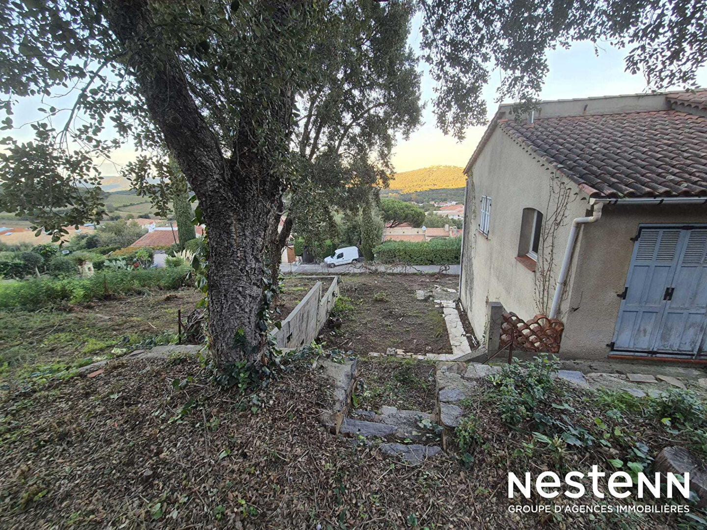 Maison d'environ 100 m² mitoyenne d'un côté à la Croix Valmer proche des écoles et du centre-ville