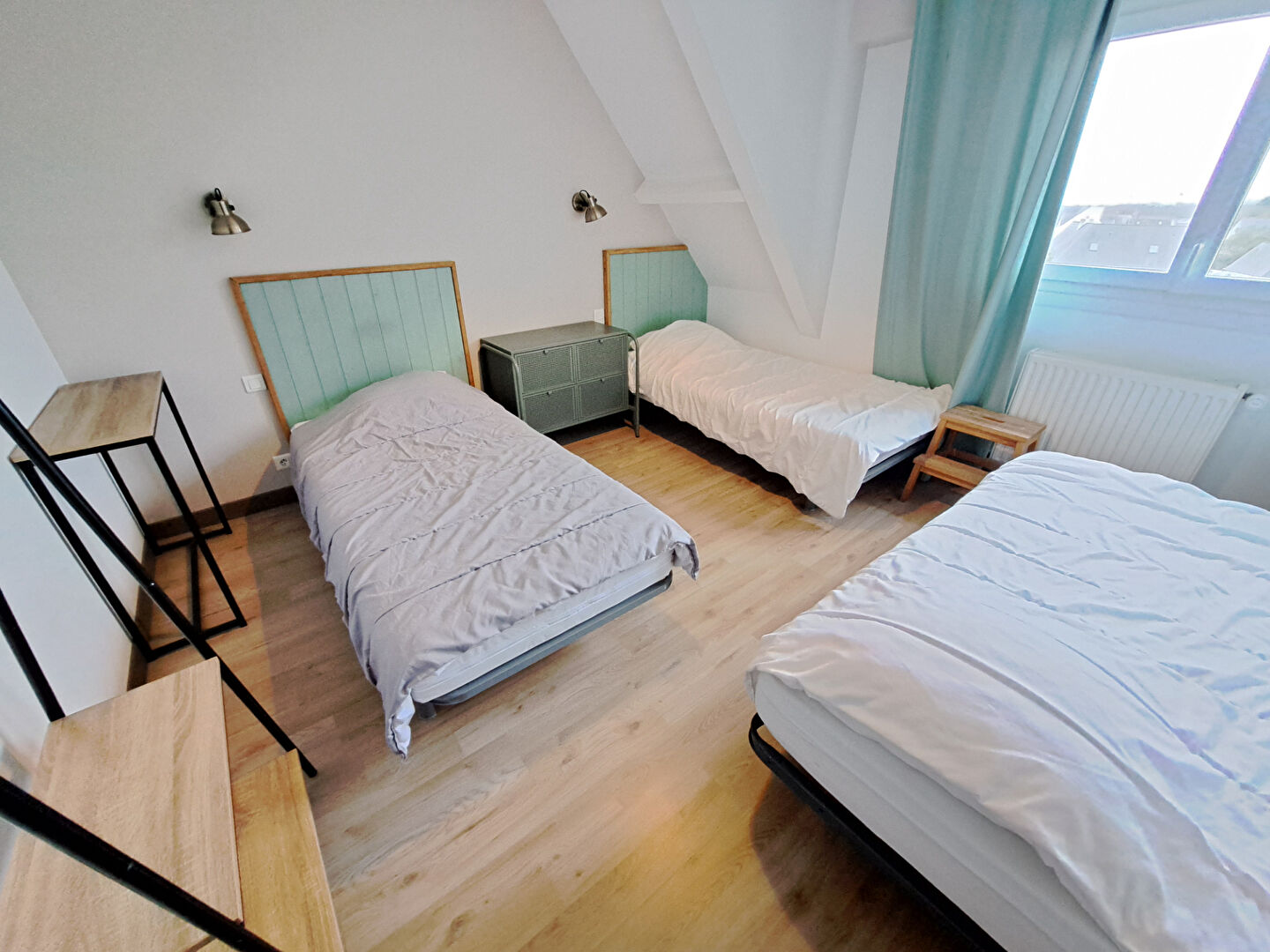 Appartement Névez 4 pièces  centre bourg à proximité immédiate des commodités avec piscine