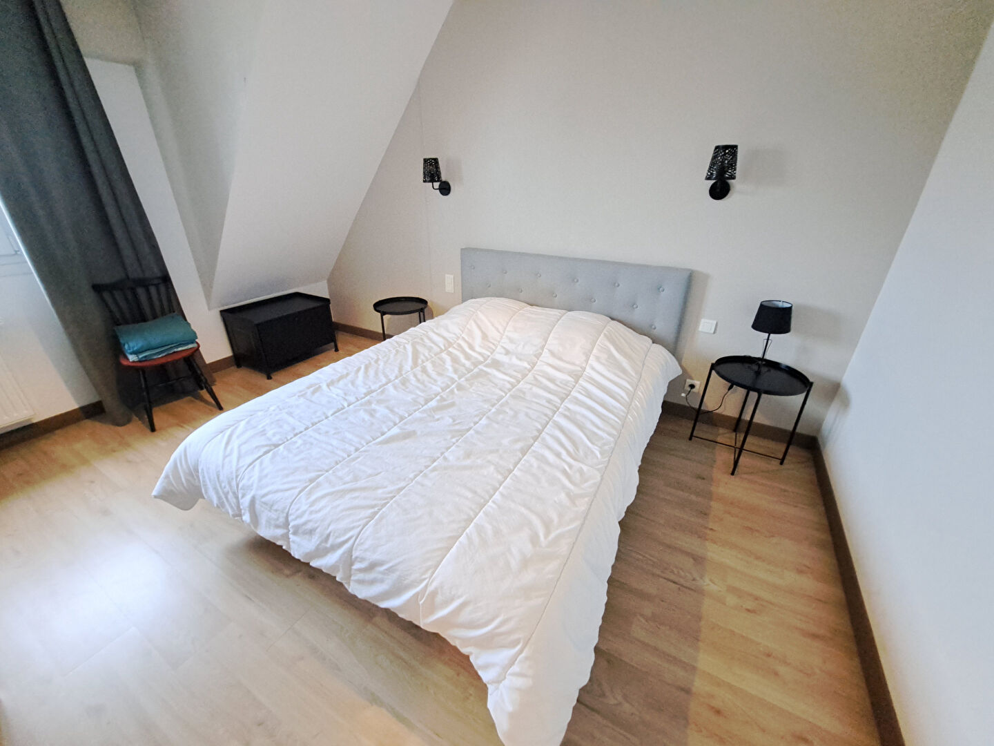 Appartement Névez 4 pièces  centre bourg à proximité immédiate des commodités avec piscine